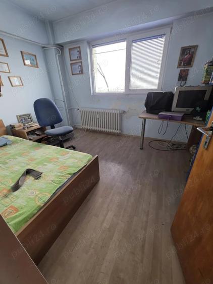 Apartament cu 4 camere decomandat în Berceni