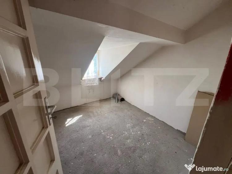 Casă cu 6 camere cu Teren 1032 Mp în Central