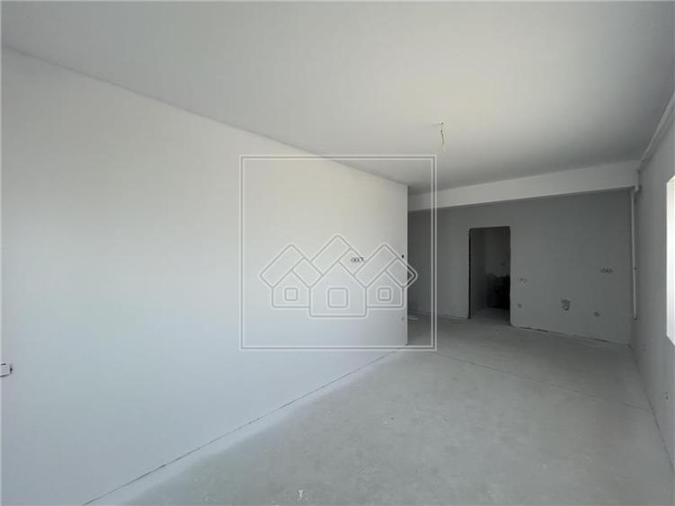 Apartament 2 camere la cheie + balcon, bloc nou, cu lift, etaj 1 - 14
