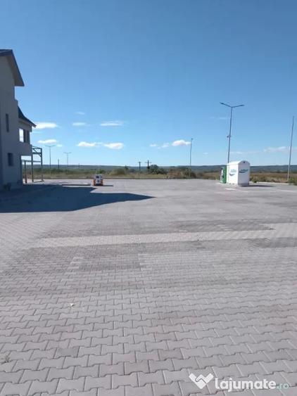 Spațiu comercial, de 240 mp, în Brădești