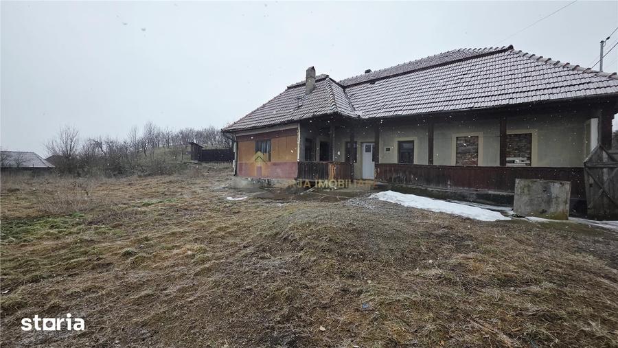Casă cu 4 camere cu Teren 1839 Mp în Aiton