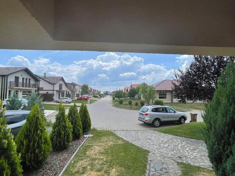 Casă cu 4 camere cu Teren 350 Mp în Sânpaul