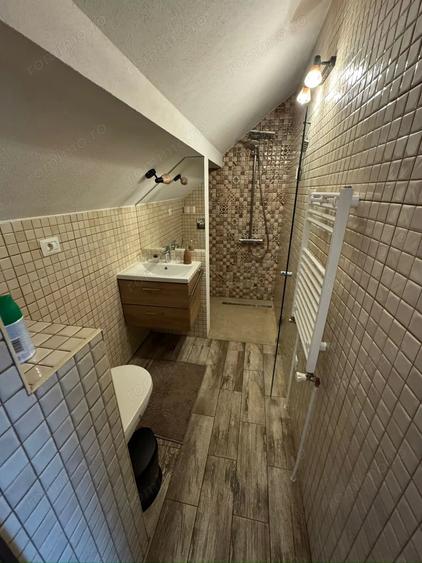 Apartament cu 3 camere în Medicină