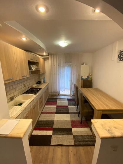 Apartament cu 2 camere decomandat în Florilor