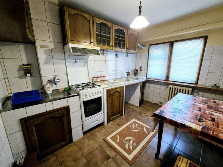 Apartament cu 2 camere decomandat, mobilat în Casa de Cultură