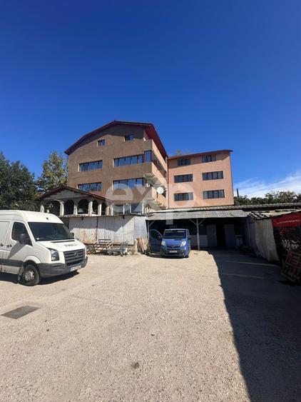 Casă individuală cu 12 camere cu Canalizare în Giulești
