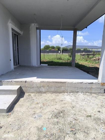 Casă cu 4 camere cu Teren 375 Mp în Valea Ursului