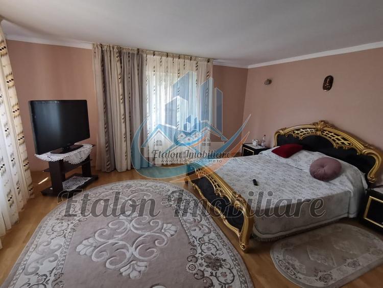 Casă individuală cu 5 camere cu Teren 660 Mp în Periferie