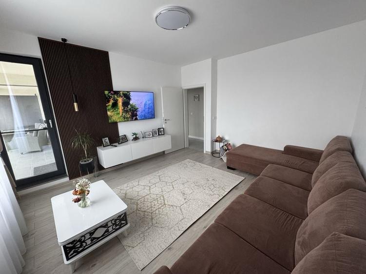 Apartament cu 3 camere decomandat în Traian
