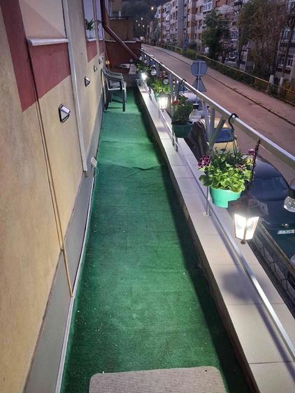 Apartament cu 3 camere decomandat în Moroasa 2