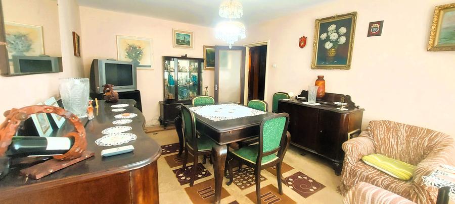 Apartament cu 4 camere decomandat în Drumul Taberei