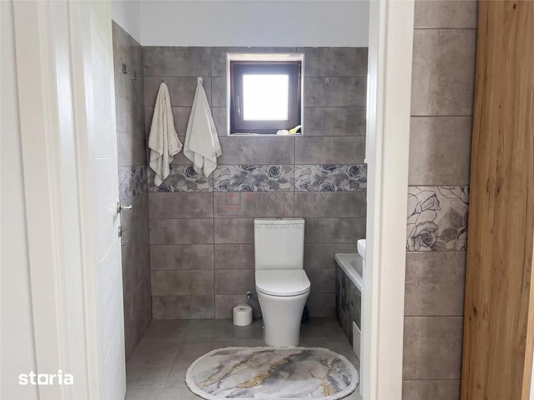 Casă cu 5 camere cu Teren 202 Mp în Central