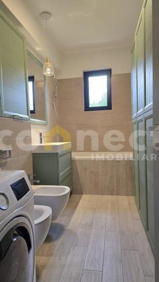 Apartament de închiriat | 4 camere, 2 băi | Central, zona UMF - 15