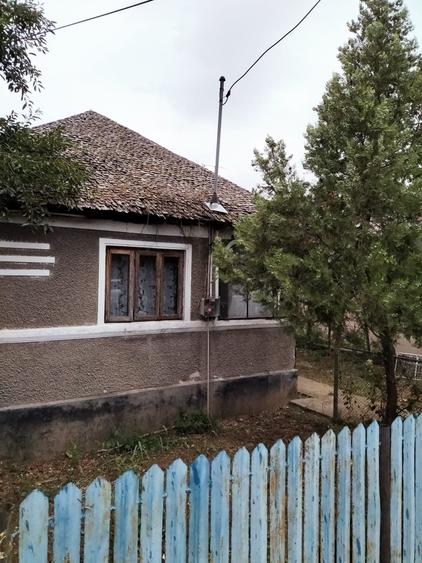 Casă cu 4 camere în Florești