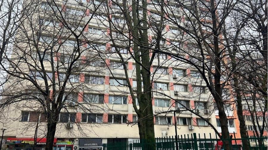 Apartament cu 2 camere semidecomandat în Mihai Bravu