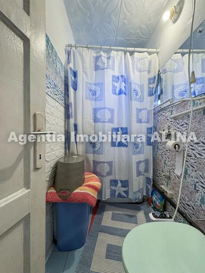 Apartament cu 3 camere semidecomandat în Gojdu