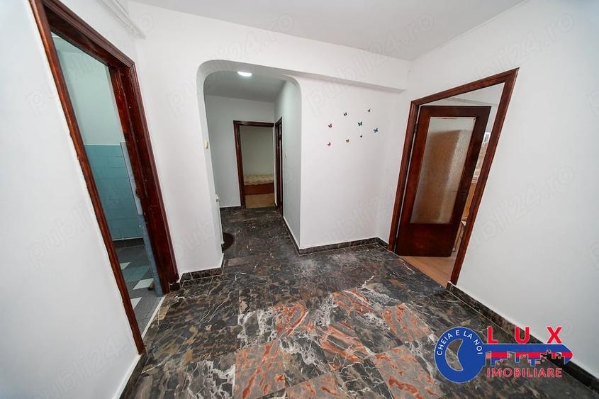 Apartament cu 3 camere decomandat în Spitalului