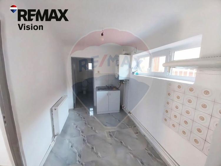 Casă individuală cu 4 camere cu Teren 284 Mp în Brestei