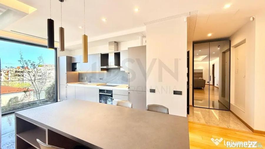 Apartament cu 4 camere decomandat în Central