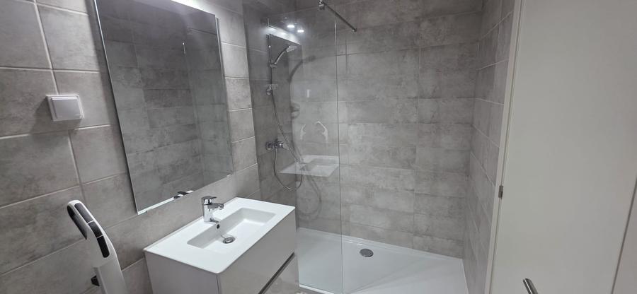 Apartament cu 2 camere decomandat în Drumul Taberei