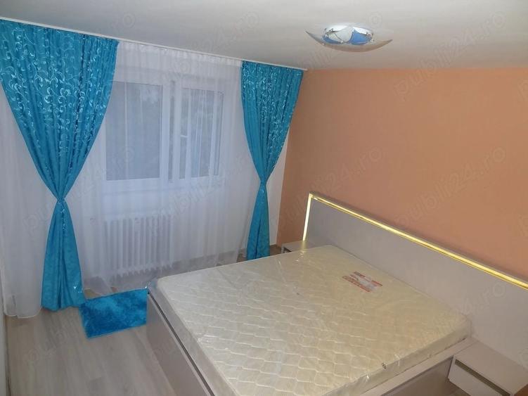 Apartament cu 2 camere decomandat, mobilat în P-ța Victoriei