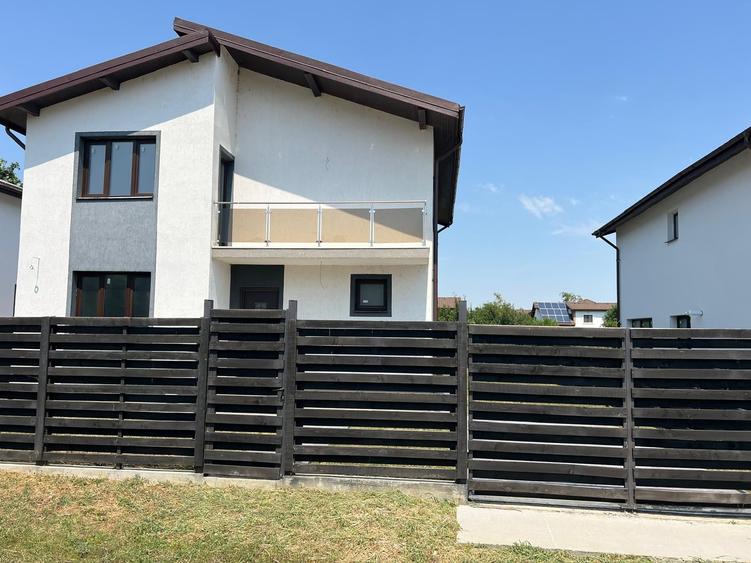 Casă individuală cu 5 camere cu Teren 450 Mp în Corbeanca