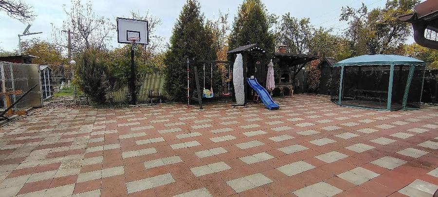 Casă cu 3 camere cu Teren 2000 Mp în Central