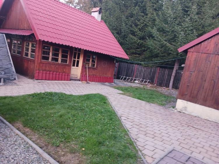 Casă cu 6 camere în Șugag