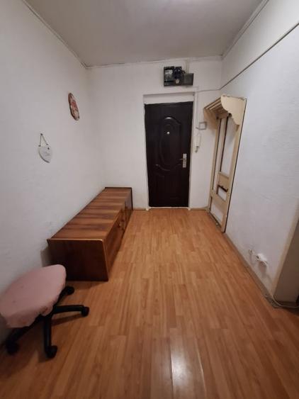 Apartament cu 2 camere decomandat în Titan