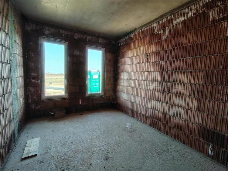 Duplex cu 3 camere cu Canalizare în Moșnița Nouă