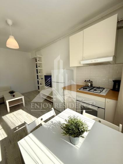 Apartament cu 2 camere semidecomandat, mobilat în Militari