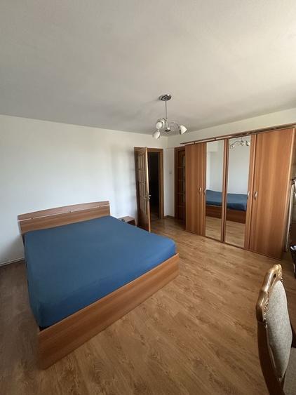 Apartament cu 4 camere decomandat în Popoveni
