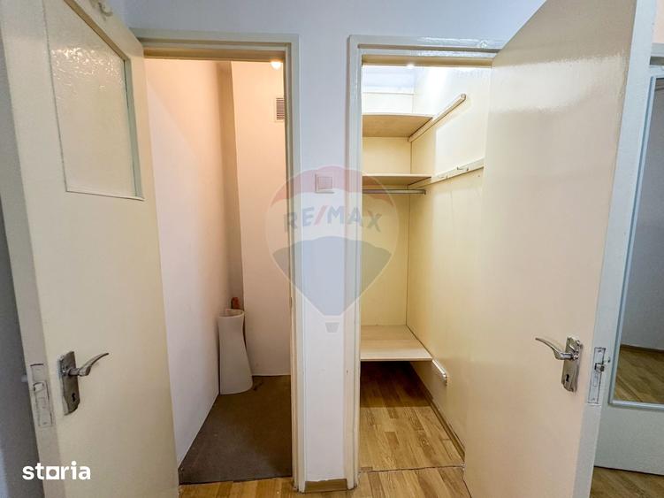 Apartament cu 3 camere semidecomandat în Eminescu