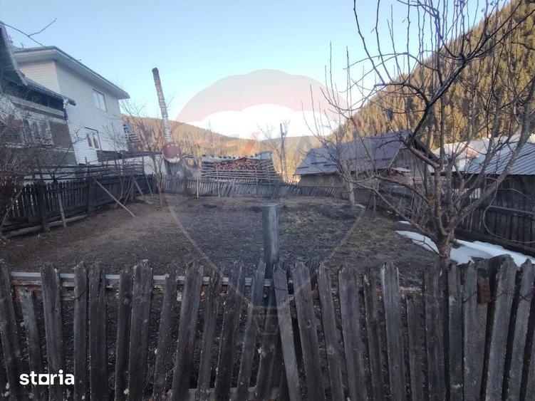 Case cu 7 camere de vanzare in comuna Panaci, sat Dragoiasa. - 9