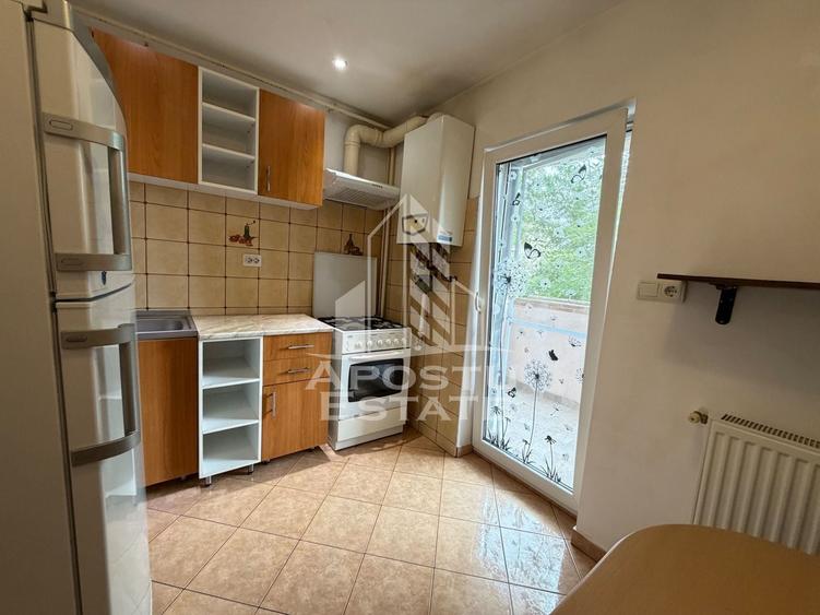 Apartament cu 3 camere decomandat în Lunei