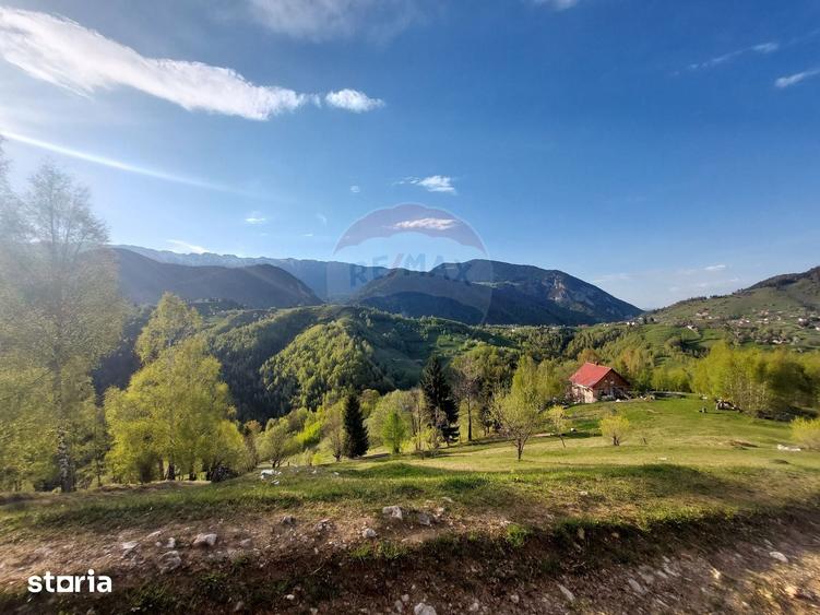 Teren de 1798 mp, în Moieciu