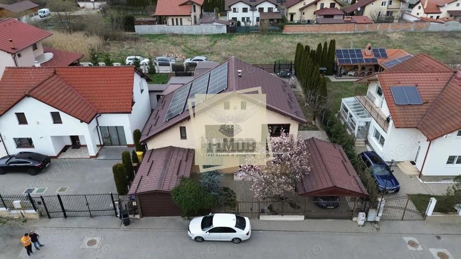 Casă cu 6 camere cu Teren 654 Mp în Central
