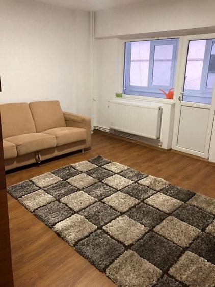 Garsonieră decomandată în Unirii Sud
