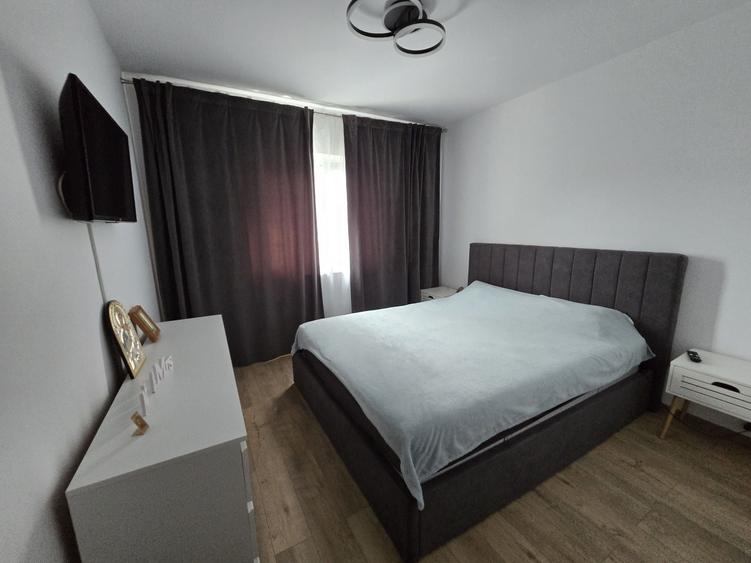 Apartament 3 camere, decomandat, zona Paltinis - Penes Curcanul - 7