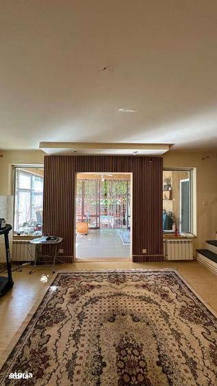Casă cu 5 camere decomandat cu Teren 700 Mp în Central