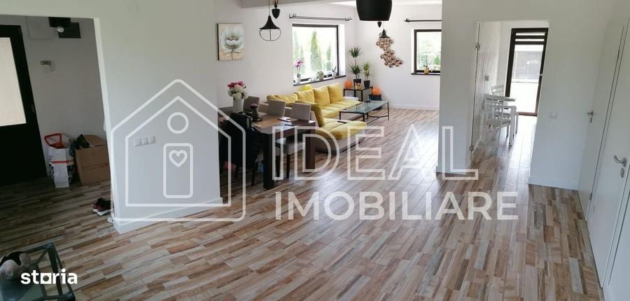 Casă cu 4 camere în Poplaca