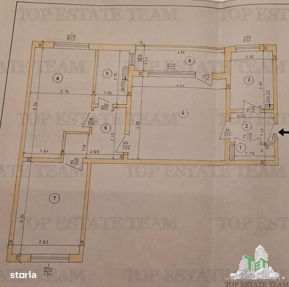 Apartament cu 3 camere semidecomandat în Tei