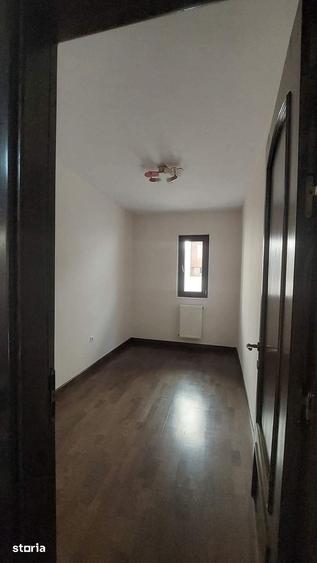 Casă cu 5 camere cu Teren 400 Mp în Miroslava