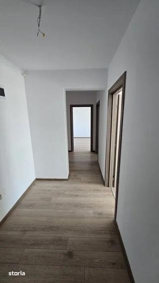 Apartament cu 4 camere decomandat în Libertății
