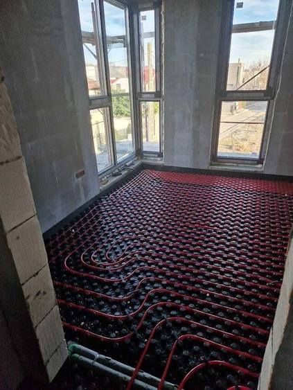 Casă cu 4 camere în Palazu Mare