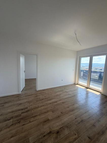 Apartament cu 3 camere în Centura — fotografia 3