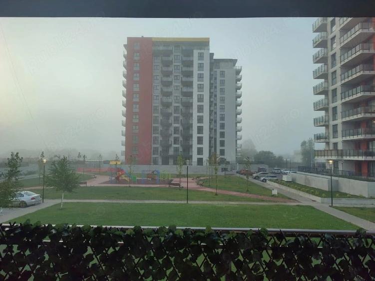 Apartament cu 3 camere semidecomandat în Exterior Vest