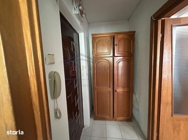 Apartament cu 2 camere semidecomandat în Roșu