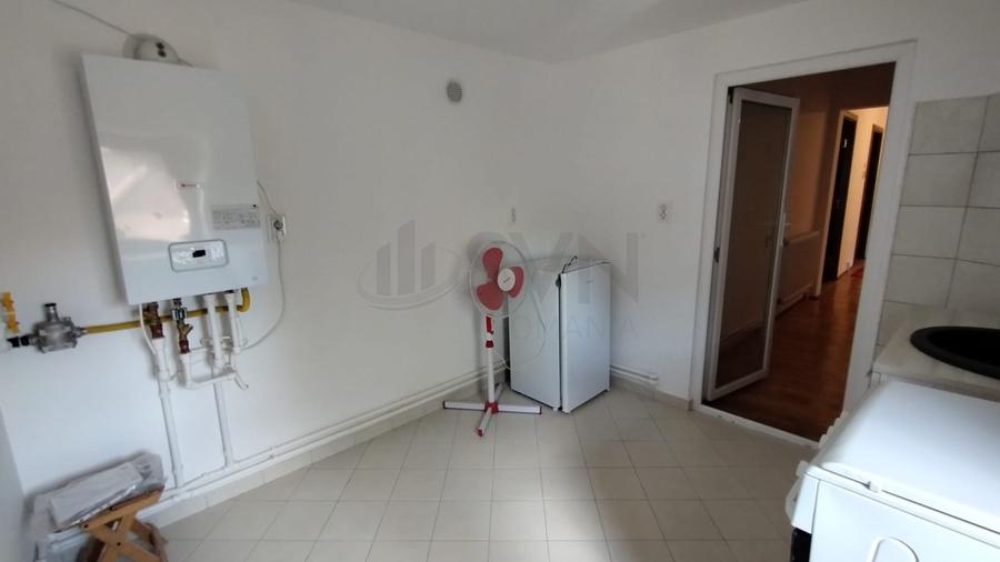Apartament cu 3 camere decomandat în Capitale