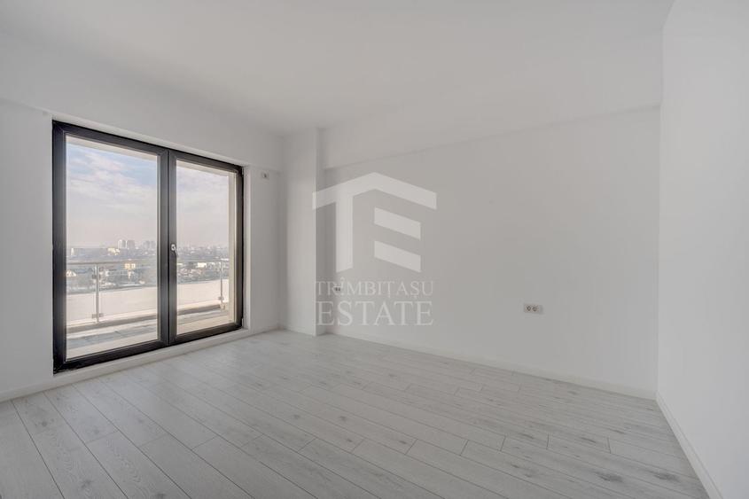 Apartament cu 3 camere semidecomandat în Pantelimon
